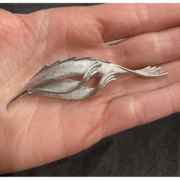 Vintage Crown Trifari Signed Silver Tone Abstract Brooch Pin 3.25'' Art Nouveau - Picture 2 of 9